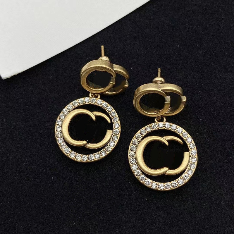 Classic Diamond lion Charm earrings earring studded Women's gold titanium steel luxury designer letter gift wedding jewelry not fade
Classic Diamond lion Charm earrings earring studded Women's gold titanium steel luxury designer letter gift wedding jewelry not fade