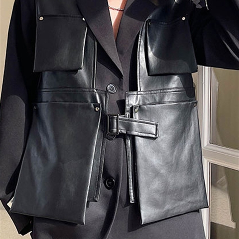 Men s Vests Pocket Black Loose Fit Pu Leather men waistcoat Casual Vest V collar Sleeveless Fashion Spring Autumn 2023 1D 056 230225
Men s Vests Pocket Black Loose Fit Pu Leather men waistcoat Casual Vest V collar Sleeveless Fashion Spring Autumn 2023 1D 056 230225