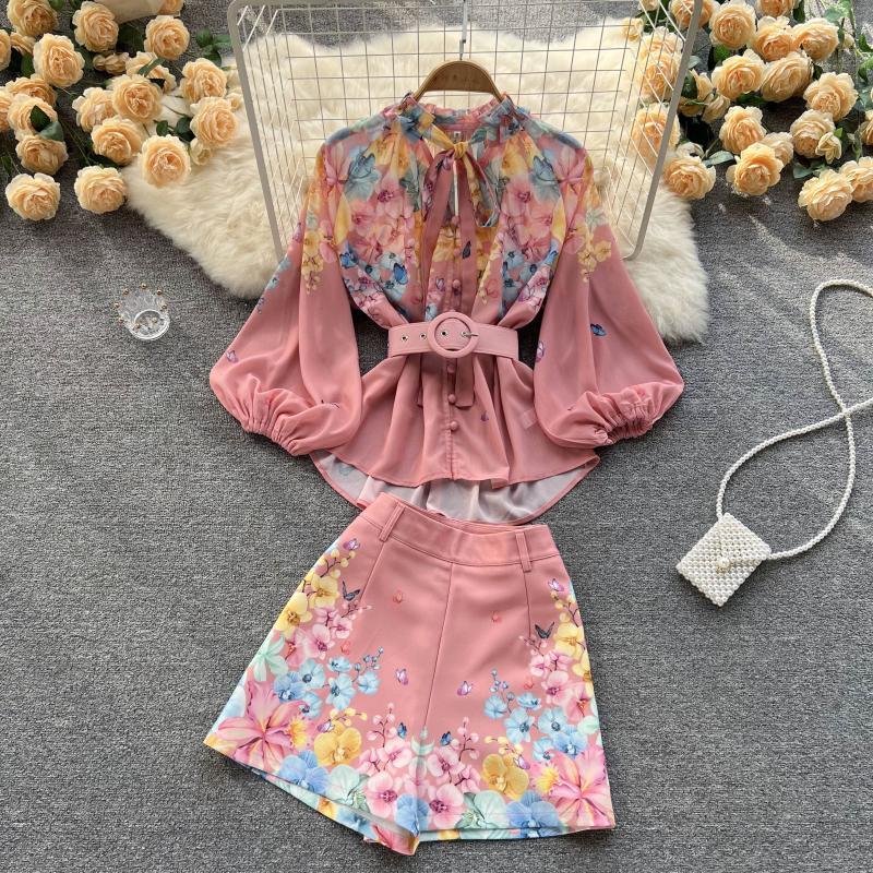 Women' Tracksuits Summer Two Piece Sets Women Floral Casual Flower Print Blouse And High Waist Shorts 2PCS Tops Short Trousers SuitsWomen, White set
Women' Tracksuits Summer Two Piece Sets Women Floral Casual Flower Print Blouse And High Waist Shorts 2PCS Tops Short Trousers SuitsWomen, White set