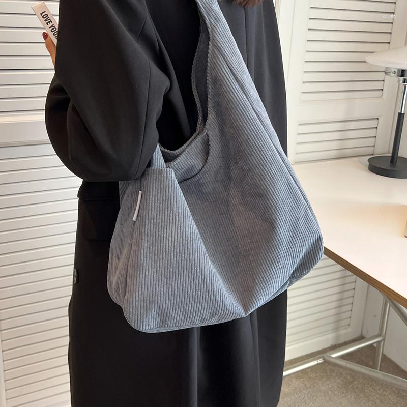 Evening Bags Women Big Tote 2023 Trend Designer Winter Shoulder Side Bag Casual Style Shopper Shopping Travel Handbags And Purses, Beige
Evening Bags Women Big Tote 2023 Trend Designer Winter Shoulder Side Bag Casual Style Shopper Shopping Travel Handbags And Purses, Beige