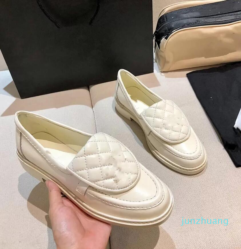 Black Loafers shoes Flats top designer catwalk women formal dress Lok Fu shoes solid color 22 design 100% leather sole contains boxes and bags, Another version is red
Black Loafers shoes Flats top designer catwalk women formal dress Lok Fu shoes solid color 22 design 100% leather sole contains boxes and bags, Another version is red