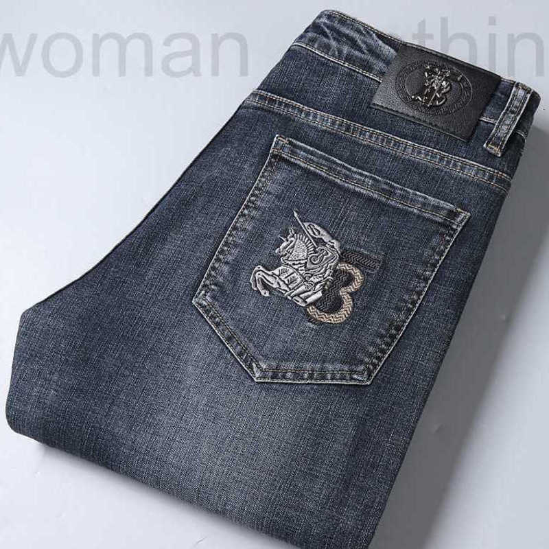 Men's Jeans Designer Business straight jeans men's 2022 spring and autumn new trend embroidery U5T8, Blue black
Men's Jeans Designer Business straight jeans men's 2022 spring and autumn new trend embroidery U5T8, Blue black