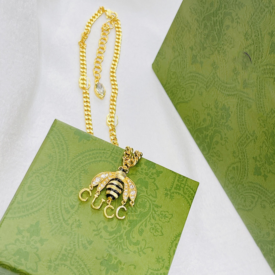 Style Luxury Designer Letter Pendant Necklaces GGity Gold Plated Pearl Rhinestone Sweater Necklace for Women Wedding Party Jewelry Accessories xg14
Style Luxury Designer Letter Pendant Necklaces GGity Gold Plated Pearl Rhinestone Sweater Necklace for Women Wedding Party Jewelry Accessories xg14