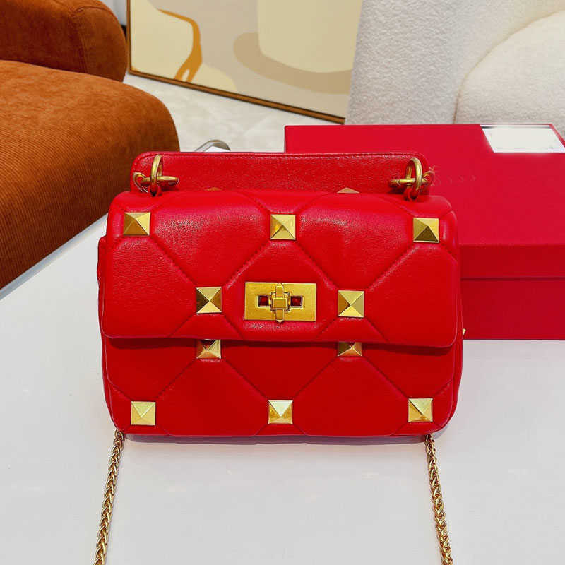 New Handbags Brand Designer Luxury Rivet Shoulder Bag Quality Hardware Chain Leather Fashion Envelope Ladies bag 2023
New Handbags Brand Designer Luxury Rivet Shoulder Bag Quality Hardware Chain Leather Fashion Envelope Ladies bag 2023