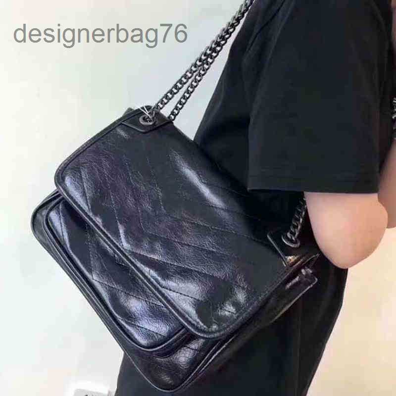 Brand Hands Large outlet Bag France Designer Luxury Capacity Shoulder Siant Lurant Niki Postman Chain 2023 Wrinkled Wandering Leather Women's Should SBS1, Black large 28cm
Brand Hands Large outlet Bag France Designer Luxury Capacity Shoulder Siant Lurant Niki Postman Chain 2023 Wrinkled Wandering Leather Women's Should SBS1, Black large 28cm