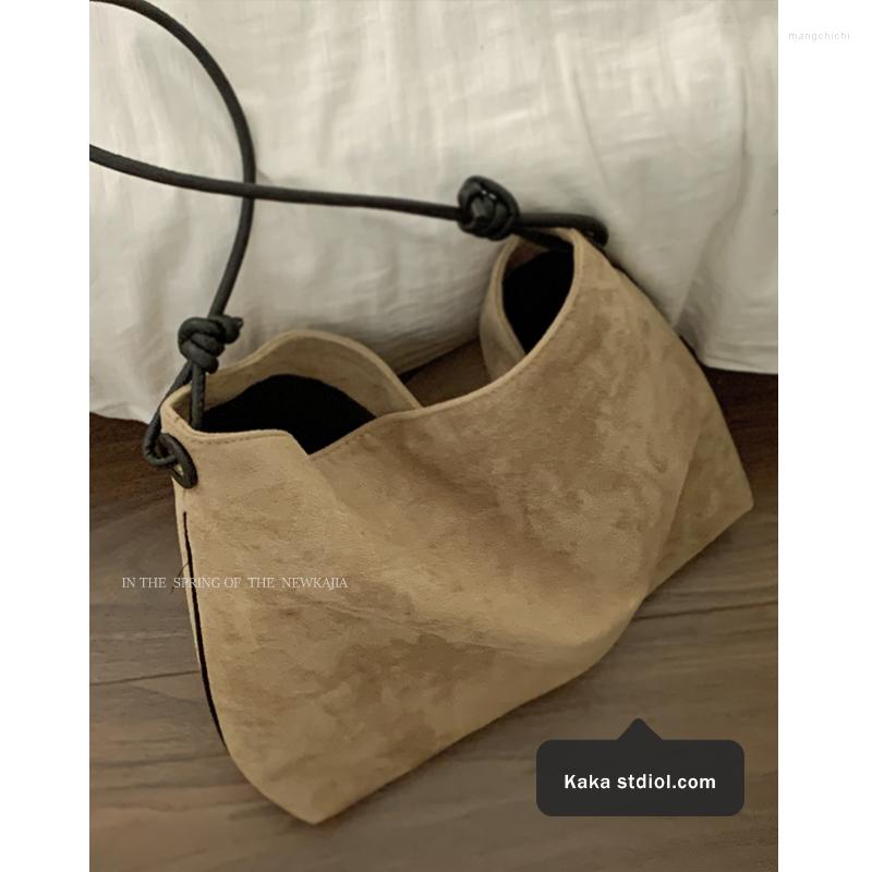 Evening Bags Large-Capacity Brand Suede Velvet Retro All-Match Foreign Style High-End Texture Women'S Single-Shoulder Tote Bucket, Black
Evening Bags Large-Capacity Brand Suede Velvet Retro All-Match Foreign Style High-End Texture Women'S Single-Shoulder Tote Bucket, Black