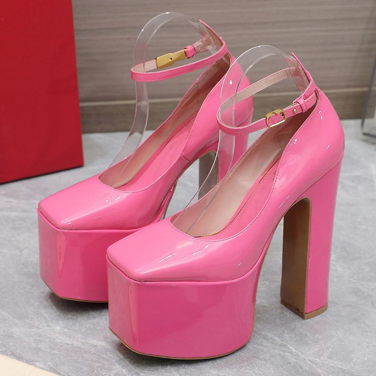 Fashion formal shoes square toe patent leather waterproof platform thick heel sandals 15.5CM women luxury designer wedding shoes white square toe factory shoe, Black
Fashion formal shoes square toe patent leather waterproof platform thick heel sandals 15.5CM women luxury designer wedding shoes white square toe factory shoe, Black