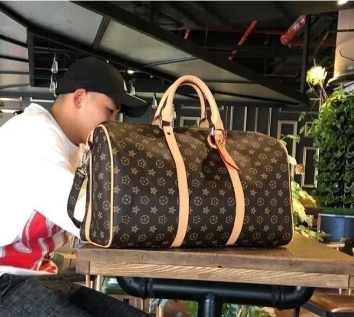 Womens Men Duffle Bag Women bags Travel Bags louiseits Luggage Leather Large CrossBody Bags viutonit Totes 55CM designer handbags, Black
Womens Men Duffle Bag Women bags Travel Bags louiseits Luggage Leather Large CrossBody Bags viutonit Totes 55CM designer handbags, Black