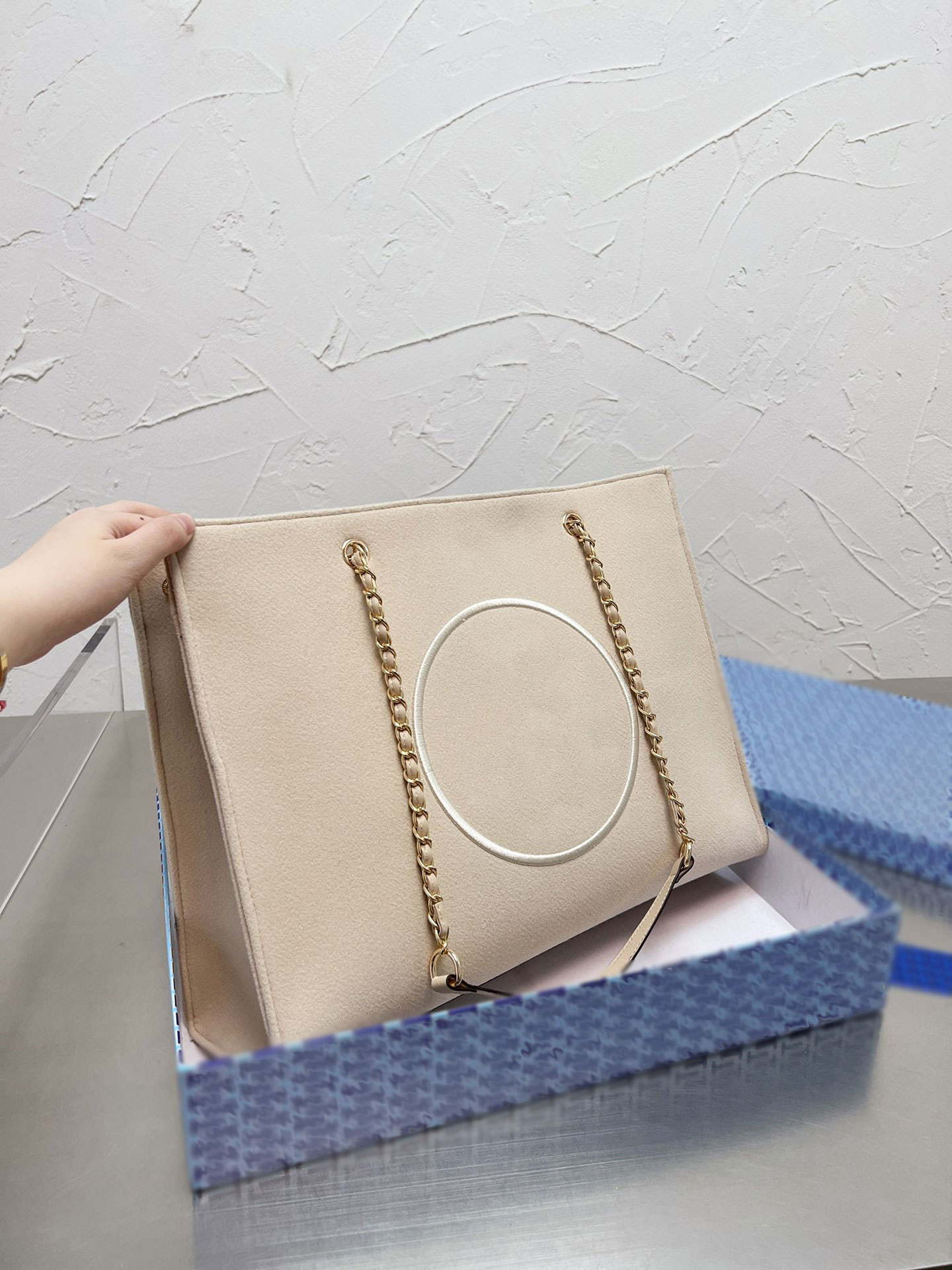 AA Designer Woman Bags Fashion bags New Shopping Tote 2023Womens One Shoulder Crossbody Handbag Large Capacity
AA Designer Woman Bags Fashion bags New Shopping Tote 2023Womens One Shoulder Crossbody Handbag Large Capacity