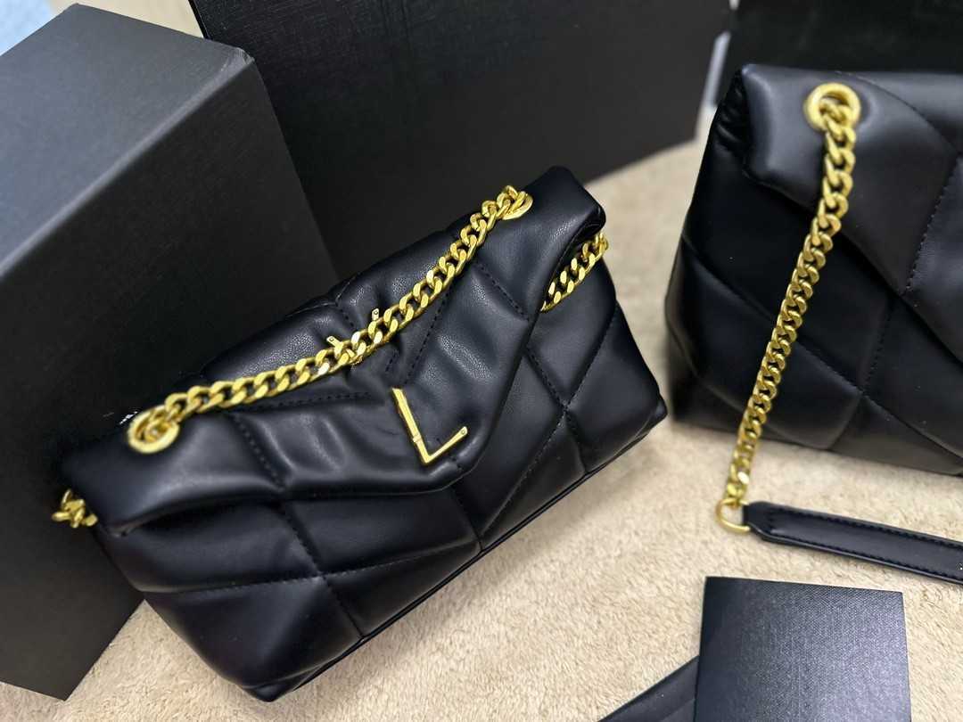 Luxury Brand Designer Bags Handbag Shoulder Crossbody Bag Tote bag New Fashion Texture shoulder strap Multifunctional portable Messenger bags Factory Direct Sale, Red gift box
Luxury Brand Designer Bags Handbag Shoulder Crossbody Bag Tote bag New Fashion Texture shoulder strap Multifunctional portable Messenger bags Factory Direct Sale, Red gift box