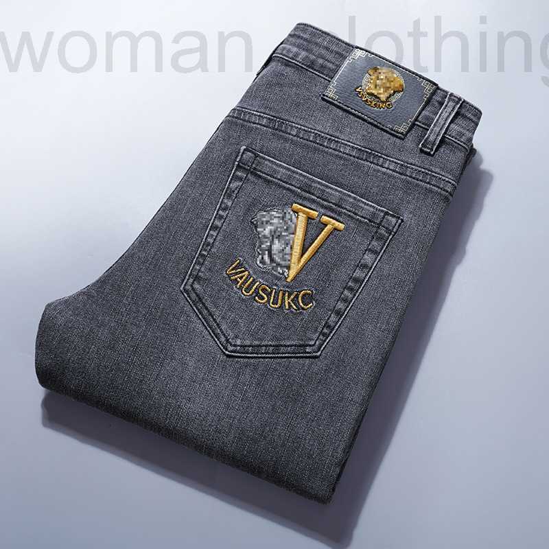 Men's Jeans Designer 2022 spring and summer new jeans smoke gray fashion brand embroidery men's elastic slim fit straight pants ZF9Q, Hss 9806-1 gray
Men's Jeans Designer 2022 spring and summer new jeans smoke gray fashion brand embroidery men's elastic slim fit straight pants ZF9Q, Hss 9806-1 gray