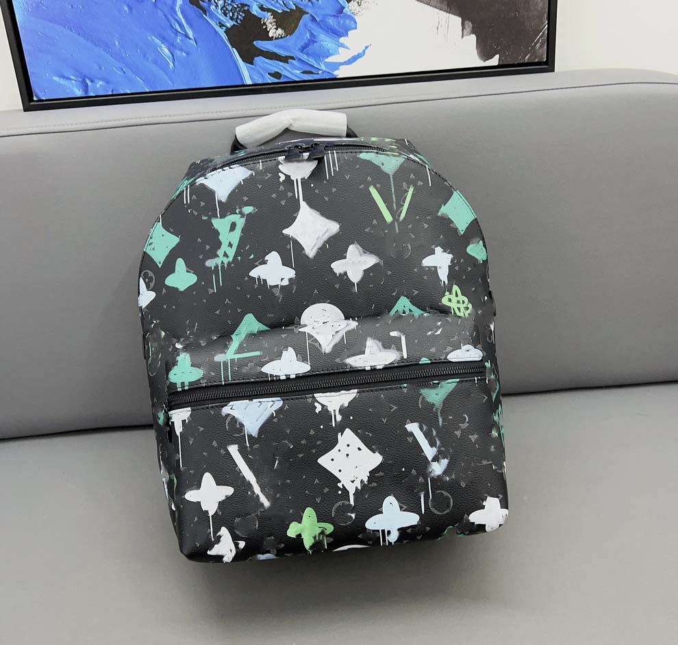 L DISCOVERY PM BACKPACK ROOM WITH A VIEW Series Mens Luxurys Cloud Graffiti Backpacks Monograms Eclipse 23SS Cruise Spring Shows Mens Designer Bag M21429 M21395, #1
L DISCOVERY PM BACKPACK ROOM WITH A VIEW Series Mens Luxurys Cloud Graffiti Backpacks Monograms Eclipse 23SS Cruise Spring Shows Mens Designer Bag M21429 M21395, #1