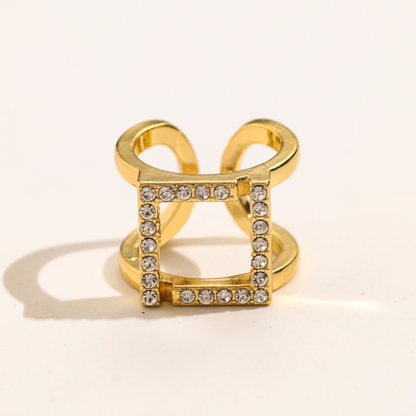 18K Gold Rings Womens Ring European and American Fashion Designer Bague for Women Lady Party Gift Engagement Jewelry Adjustable Open Branded Rings
18K Gold Rings Womens Ring European and American Fashion Designer Bague for Women Lady Party Gift Engagement Jewelry Adjustable Open Branded Rings