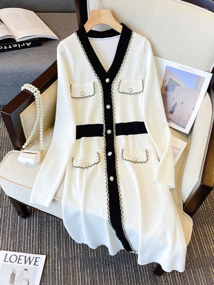 Casual Dresses Autumn Knitted Pullover Sweater Office Ladies Elegant V Neck Patchwork French Vintage Fragrance Dress 4XL Robe
Casual Dresses Autumn Knitted Pullover Sweater Office Ladies Elegant V Neck Patchwork French Vintage Fragrance Dress 4XL Robe