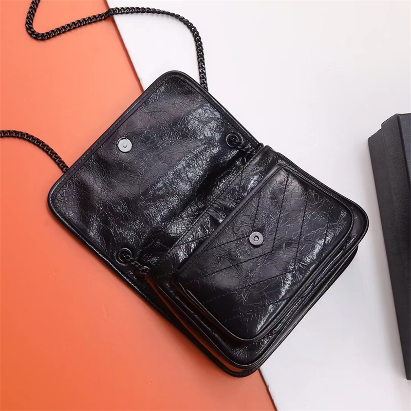 10A quality Hand handbag bag woman designer bag sheepskin crossbody fashion shoulder bags luxury Designer Luxurious Designer bags box bag Wrinkle oil wax cow hide, Black silver
10A quality Hand handbag bag woman designer bag sheepskin crossbody fashion shoulder bags luxury Designer Luxurious Designer bags box bag Wrinkle oil wax cow hide, Black silver