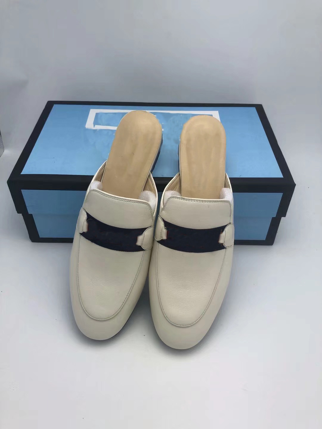 Classics Women Espadrilles flat Designer shoes Canvas and Real Lambskin Loafers two tone cap toe Fashion casual shoe
Classics Women Espadrilles flat Designer shoes Canvas and Real Lambskin Loafers two tone cap toe Fashion casual shoe