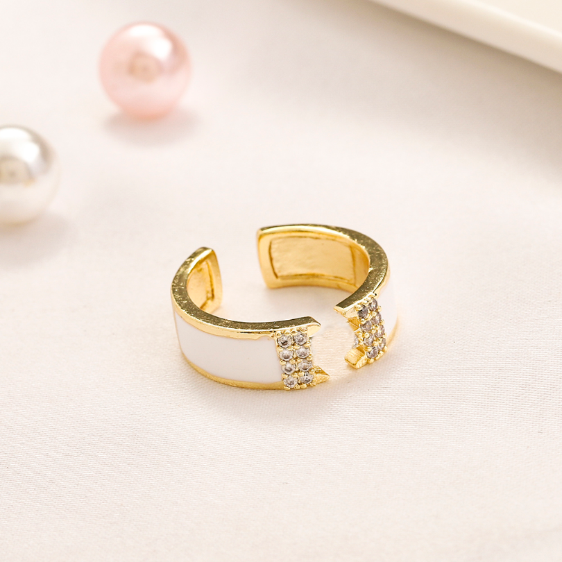 Women Rings Designer 18K Gold Ring New Pattern European American Fashion Adjustable Women Men Brand Fashion Jewelry and Ladies Gift Versatile
Women Rings Designer 18K Gold Ring New Pattern European American Fashion Adjustable Women Men Brand Fashion Jewelry and Ladies Gift Versatile