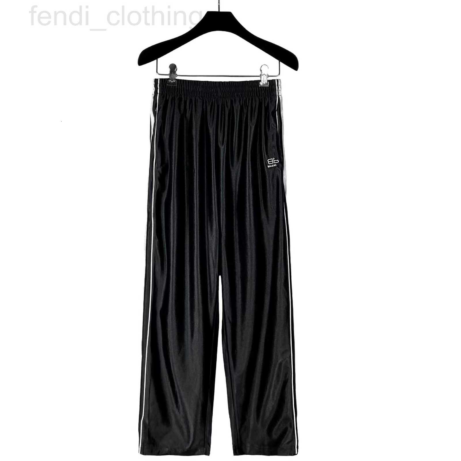 Men's Pants designer Top fashion high quality letter embroidered straight casual sports pants with the same running volume for men and women OX69, Black
Men's Pants designer Top fashion high quality letter embroidered straight casual sports pants with the same running volume for men and women OX69, Black