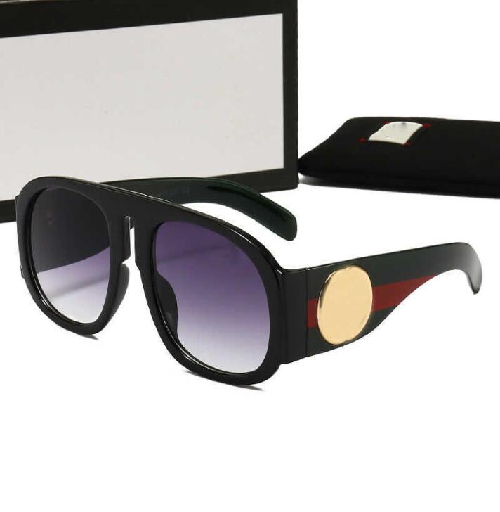 Luxury Designer Sunglasses Men Eyeglasses Outdoor Shades PC Frame Fashion Classic Lady Sun glasses Mirrors for Women G8606
Luxury Designer Sunglasses Men Eyeglasses Outdoor Shades PC Frame Fashion Classic Lady Sun glasses Mirrors for Women G8606