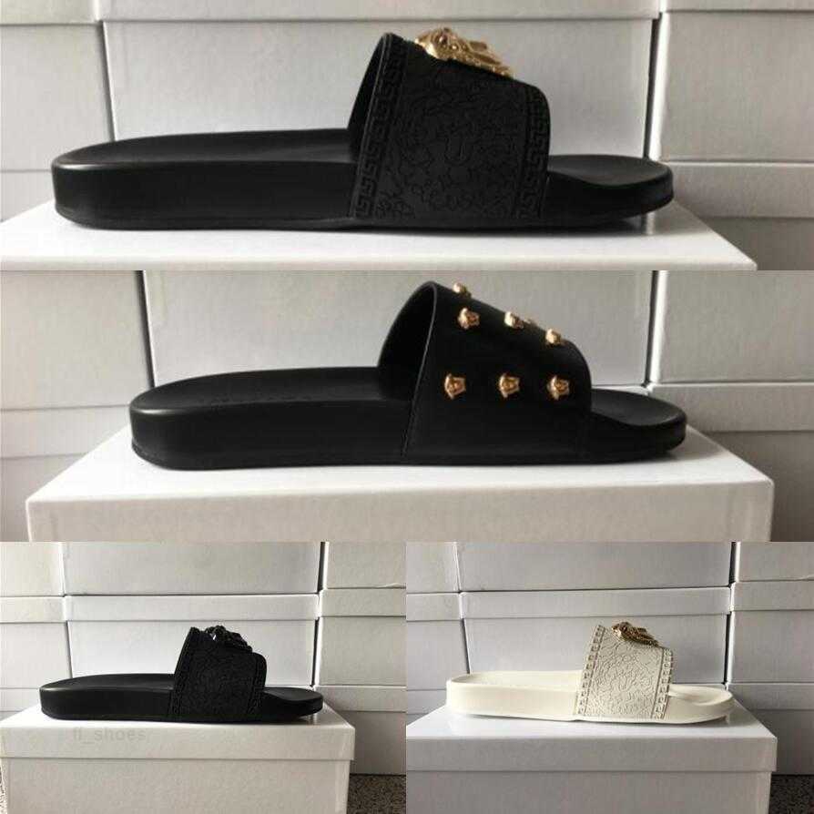 2023 Luxury Designer Slide Slippers Summer sandals Men Beach Indoor Flat Flip Flops Leather Lady Women Fashion Classic Shoes Ladies Size
2023 Luxury Designer Slide Slippers Summer sandals Men Beach Indoor Flat Flip Flops Leather Lady Women Fashion Classic Shoes Ladies Size