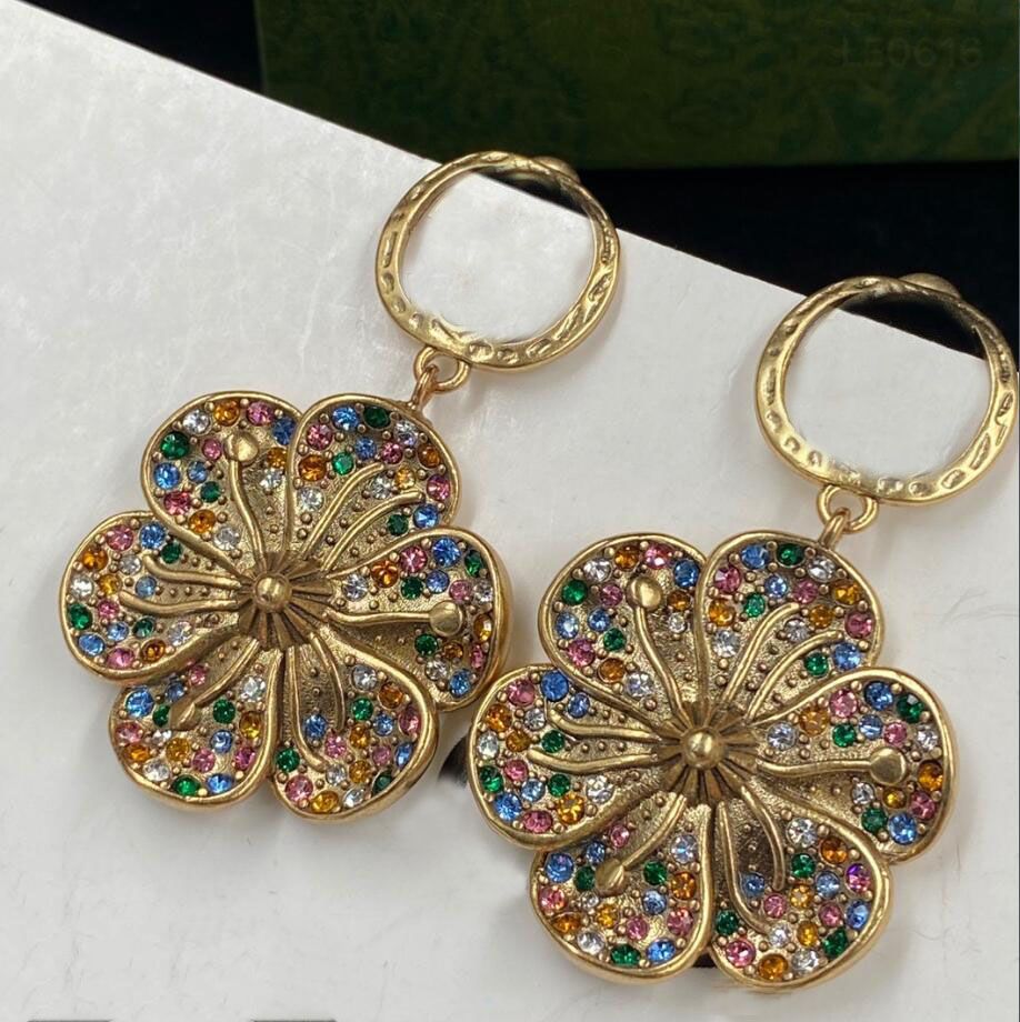 2023Vintage Big Flower Dangle Earrings Stud Vintage Colorful Rhinestone Flowers Eardrop Earring Women Lady Party Birthday Christmas Gifts With Box
2023Vintage Big Flower Dangle Earrings Stud Vintage Colorful Rhinestone Flowers Eardrop Earring Women Lady Party Birthday Christmas Gifts With Box