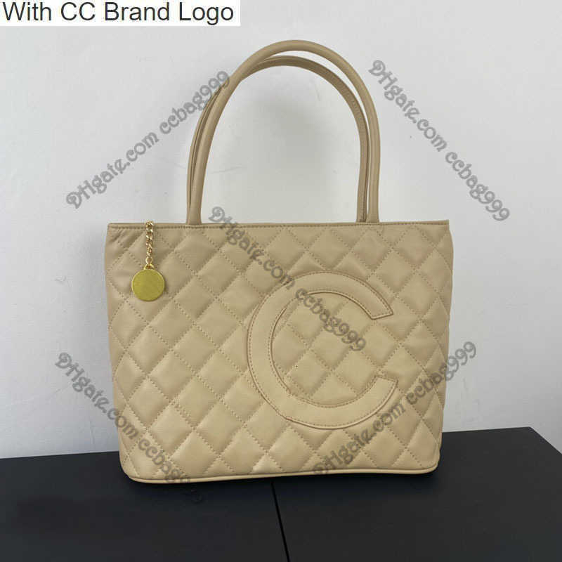CC Brand Totes Classic Caviar French Designer Tote Bag Grained Shiny Calfskin Quilted Double Chain Luxury Handbags Lager Capacity Underarm Bags Outdoor Packs Sa, Black
CC Brand Totes Classic Caviar French Designer Tote Bag Grained Shiny Calfskin Quilted Double Chain Luxury Handbags Lager Capacity Underarm Bags Outdoor Packs Sa, Black