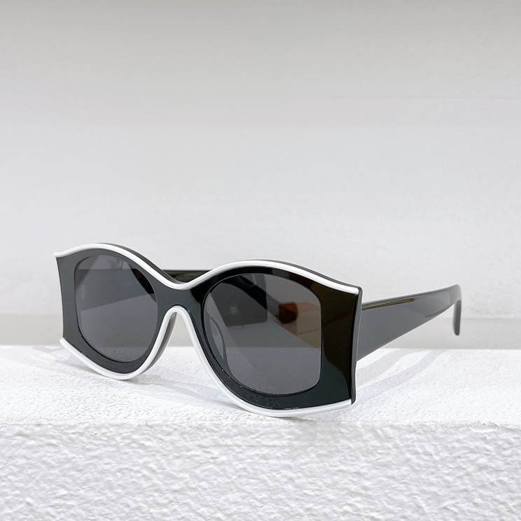 Sunglasses For Men and Women 616487X02 Designers Style Anti-Ultraviolet Full Frame Glasses With Box
Sunglasses For Men and Women 616487X02 Designers Style Anti-Ultraviolet Full Frame Glasses With Box