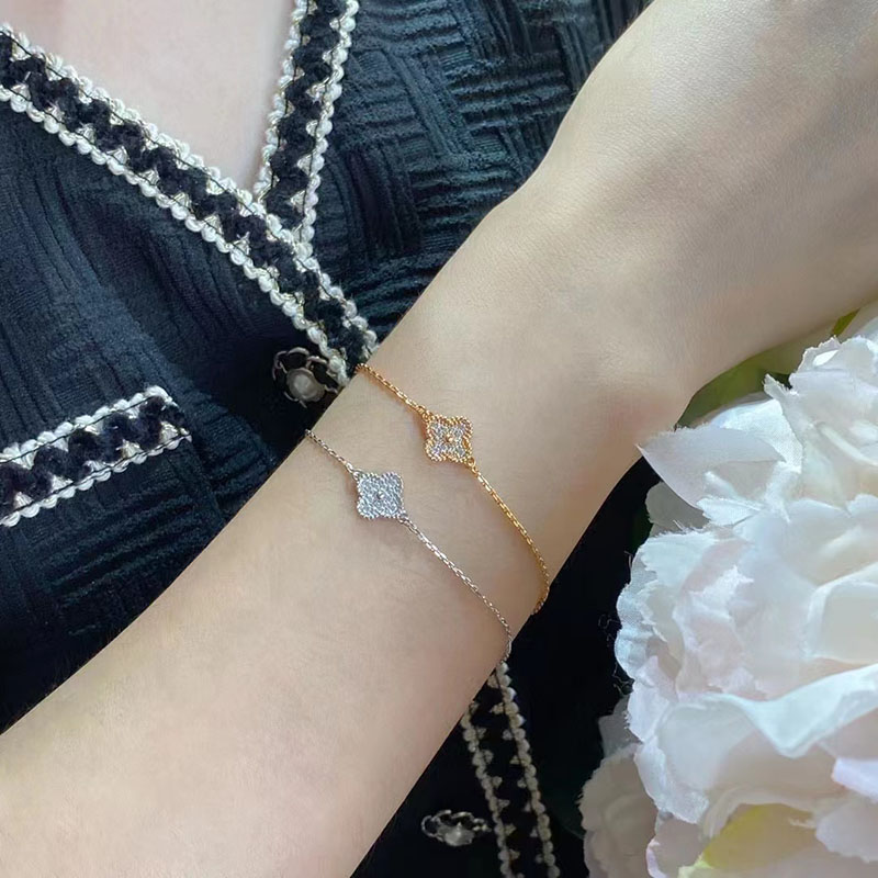 Lovely flower 9mm mini size pendant Necklaces bracelet18K Gold cross chain mini clover 4 Leaf Flowers choker shining diamond crystal necklace Jewelry gift