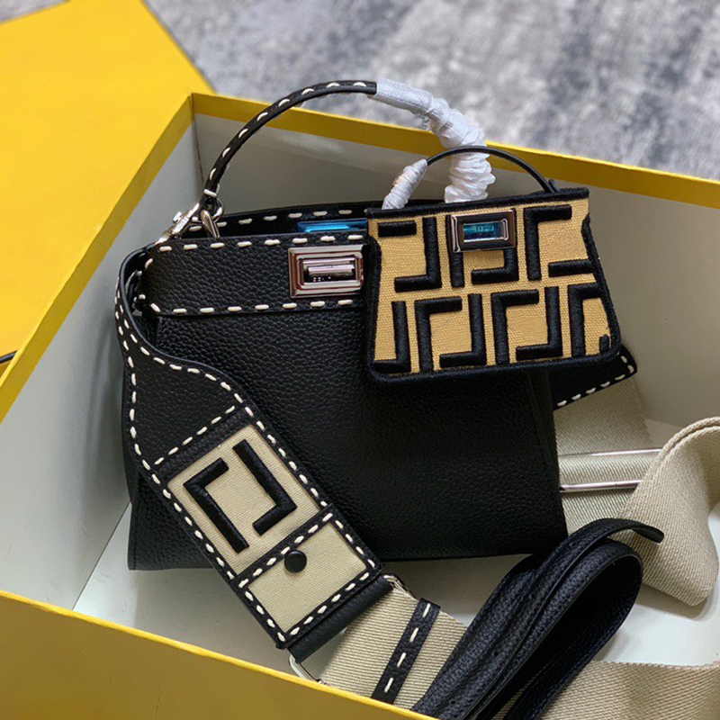 Crossbody Tote Bag Luxurys Designer Handbags Leather Crobody Shoulder s Large Capacity Fashion Handbag Metal Letter Strap Luxurious Designers Rome
Crossbody Tote Bag Luxurys Designer Handbags Leather Crobody Shoulder s Large Capacity Fashion Handbag Metal Letter Strap Luxurious Designers Rome