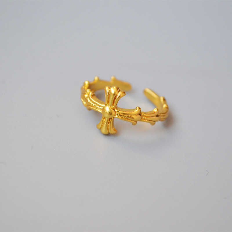 Luxury Ch Brand Ring Heart Cross Creative Roman Carved Opening Index Finger Chromes Designer Rings Men Women Fashion Jewelry Lover Gifts Wp5e
Luxury Ch Brand Ring Heart Cross Creative Roman Carved Opening Index Finger Chromes Designer Rings Men Women Fashion Jewelry Lover Gifts Wp5e