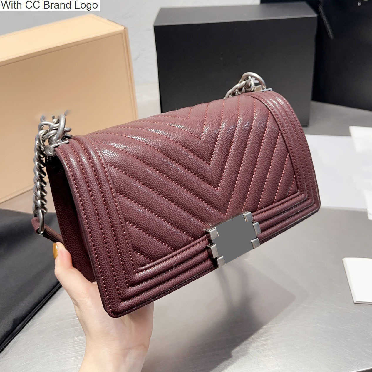 CC Brand Shoulder Bags Top Caviar Calfskin Boy Flap Bags Women V-Stitch Silver Hardware Chain Shoulder Strap Metal Crossbody High Capacity Designer Luxuries Gen, Box
CC Brand Shoulder Bags Top Caviar Calfskin Boy Flap Bags Women V-Stitch Silver Hardware Chain Shoulder Strap Metal Crossbody High Capacity Designer Luxuries Gen, Box