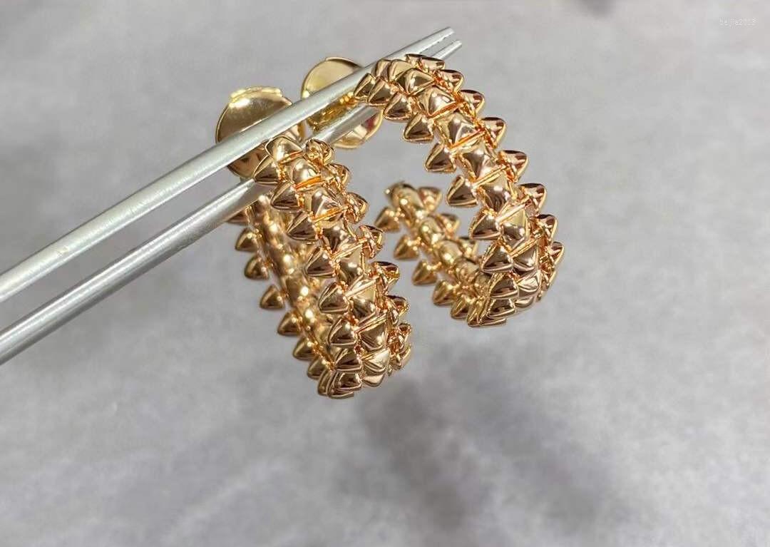 Stud Earrings Classic V Gold Plated Rivet Hoop Earring Geometric CNC Circle Clash Design Female Hip Hop Party Jewelry
Stud Earrings Classic V Gold Plated Rivet Hoop Earring Geometric CNC Circle Clash Design Female Hip Hop Party Jewelry