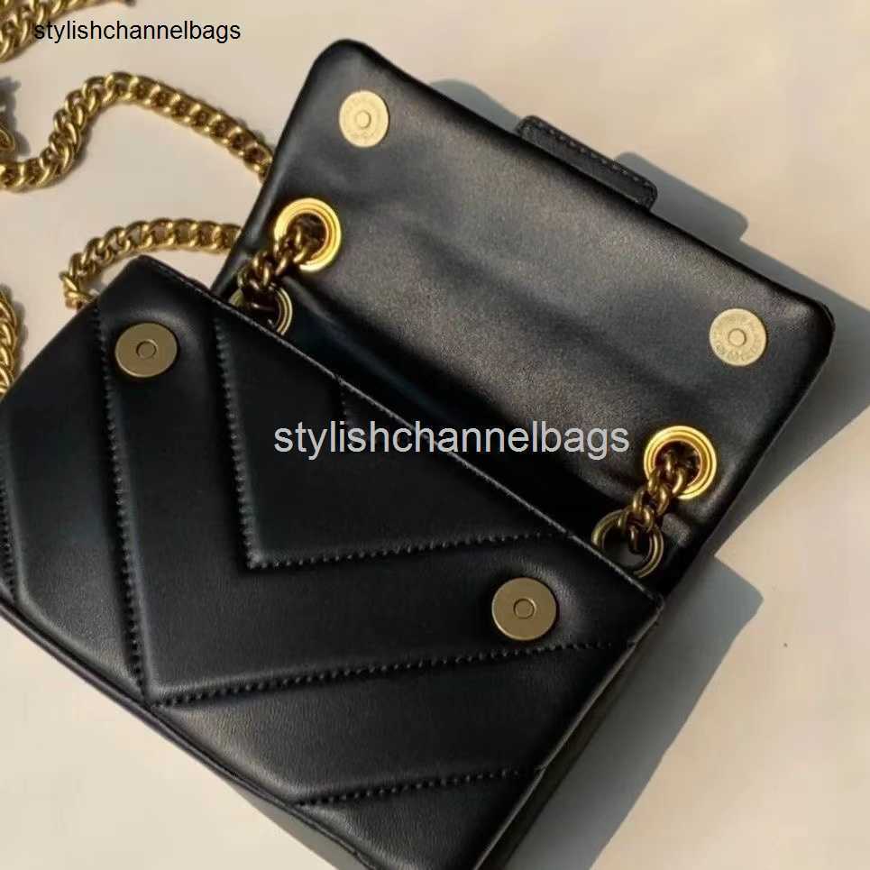 Kurt Geiger London Black Medium 26cm Cross Body Bags Genuine Leather Handbags Clutch Vintage Chains Messenger Bag Leather Tote Handbag 1LX2, Uk flag
Kurt Geiger London Black Medium 26cm Cross Body Bags Genuine Leather Handbags Clutch Vintage Chains Messenger Bag Leather Tote Handbag 1LX2, Uk flag