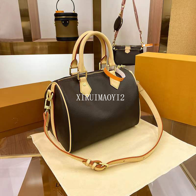 Designer Handbags Luxury Women Messenger Bag Classic Style Fashion Purse Brand Womens Crossbody Shoulder Bags Lady Totes Size 30/35cm With Strap and DustBag