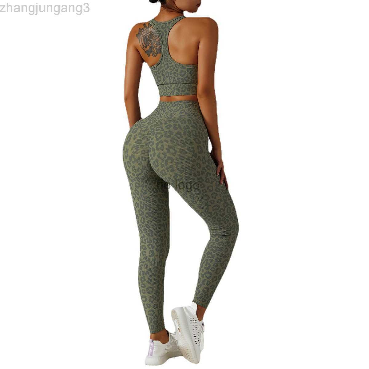 Desginer Alos Lululemens Women Tracksuit Yoga suit set camouflage leopard print sports tights hip lifting fitness suit set female, Leopard green suit
Desginer Alos Lululemens Women Tracksuit Yoga suit set camouflage leopard print sports tights hip lifting fitness suit set female, Leopard green suit