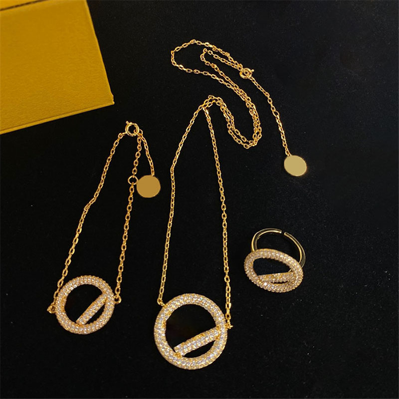 Pattern Geometry Design Pendant Necklaces Women Diamond Adjustable Bracelets Large Hollow Gold Rings for Lady
Pattern Geometry Design Pendant Necklaces Women Diamond Adjustable Bracelets Large Hollow Gold Rings for Lady