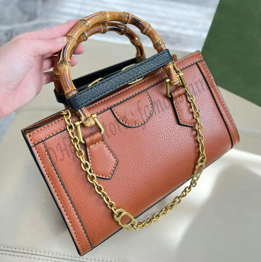 Designer Women Diana Bamboo Handle Tote Bag Italy Luxury Brand Nappa Leather Mini Shopping Handbags Lady Canvas Printed Crossbody Double Chain Strap Shoulder
Designer Women Diana Bamboo Handle Tote Bag Italy Luxury Brand Nappa Leather Mini Shopping Handbags Lady Canvas Printed Crossbody Double Chain Strap Shoulder