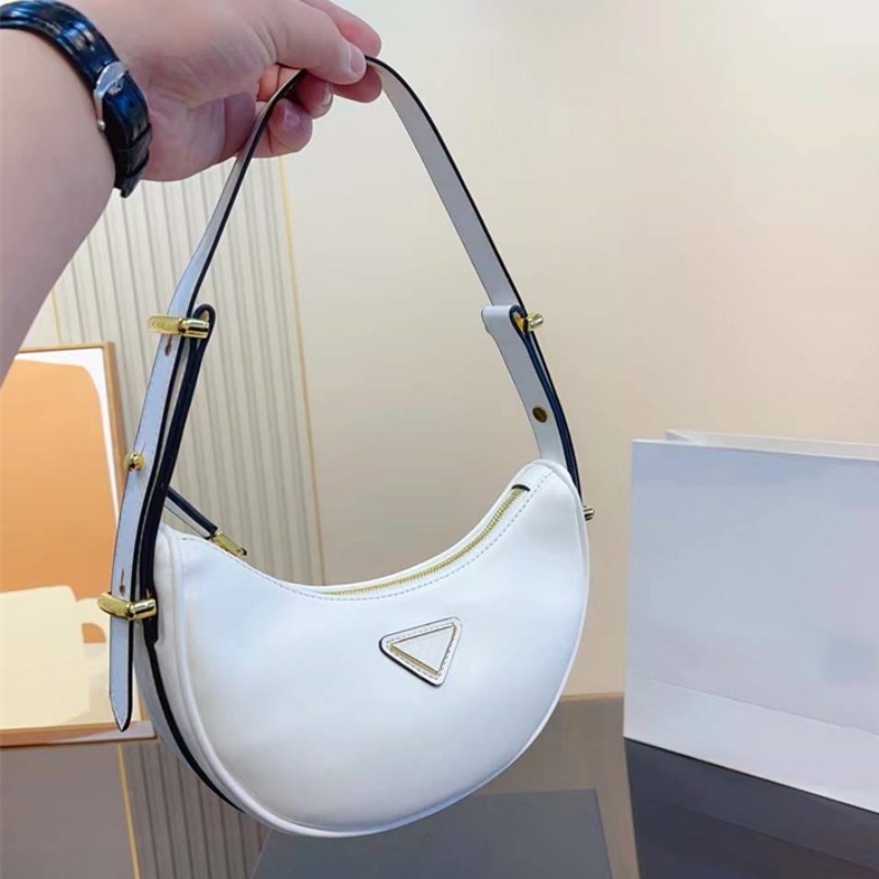 Triangle Hobo Bags designer bag luxury handbag woman crossbody shoulder bag small totes hobos purses 5A 2023, Black(pda l0g0)
Triangle Hobo Bags designer bag luxury handbag woman crossbody shoulder bag small totes hobos purses 5A 2023, Black(pda l0g0)