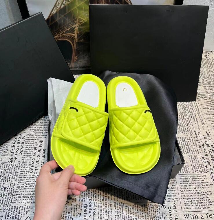 New 23ss Designer Slippers Men Woman slider Foam Runner fashion Slide Slipper Ochre Bone Resin shoe Blue Sandals, Pink
New 23ss Designer Slippers Men Woman slider Foam Runner fashion Slide Slipper Ochre Bone Resin shoe Blue Sandals, Pink