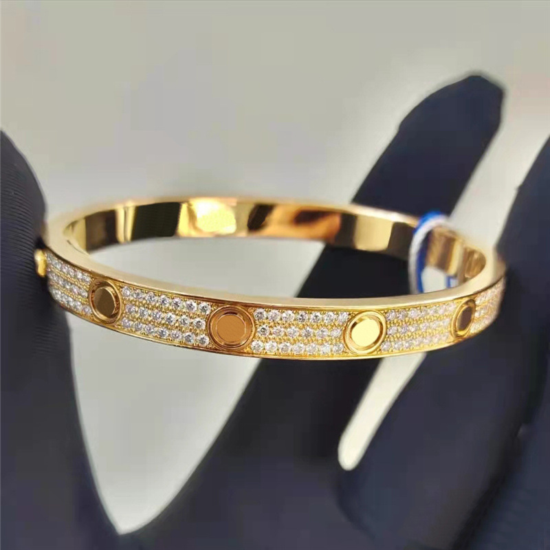 High end designer jewelry luxury full diamond love bracelet classic fashion men and women screwdriver bracelet party wedding accessories christmas gifts
High end designer jewelry luxury full diamond love bracelet classic fashion men and women screwdriver bracelet party wedding accessories christmas gifts