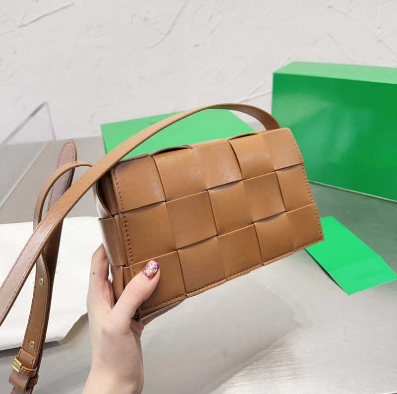 2023 New top leather Plaid leathers shoulders bags designer lady handbags Messenger Green Clutch Bags multicolor padded cassette Cross Body Purse banquet Totes
2023 New top leather Plaid leathers shoulders bags designer lady handbags Messenger Green Clutch Bags multicolor padded cassette Cross Body Purse banquet Totes