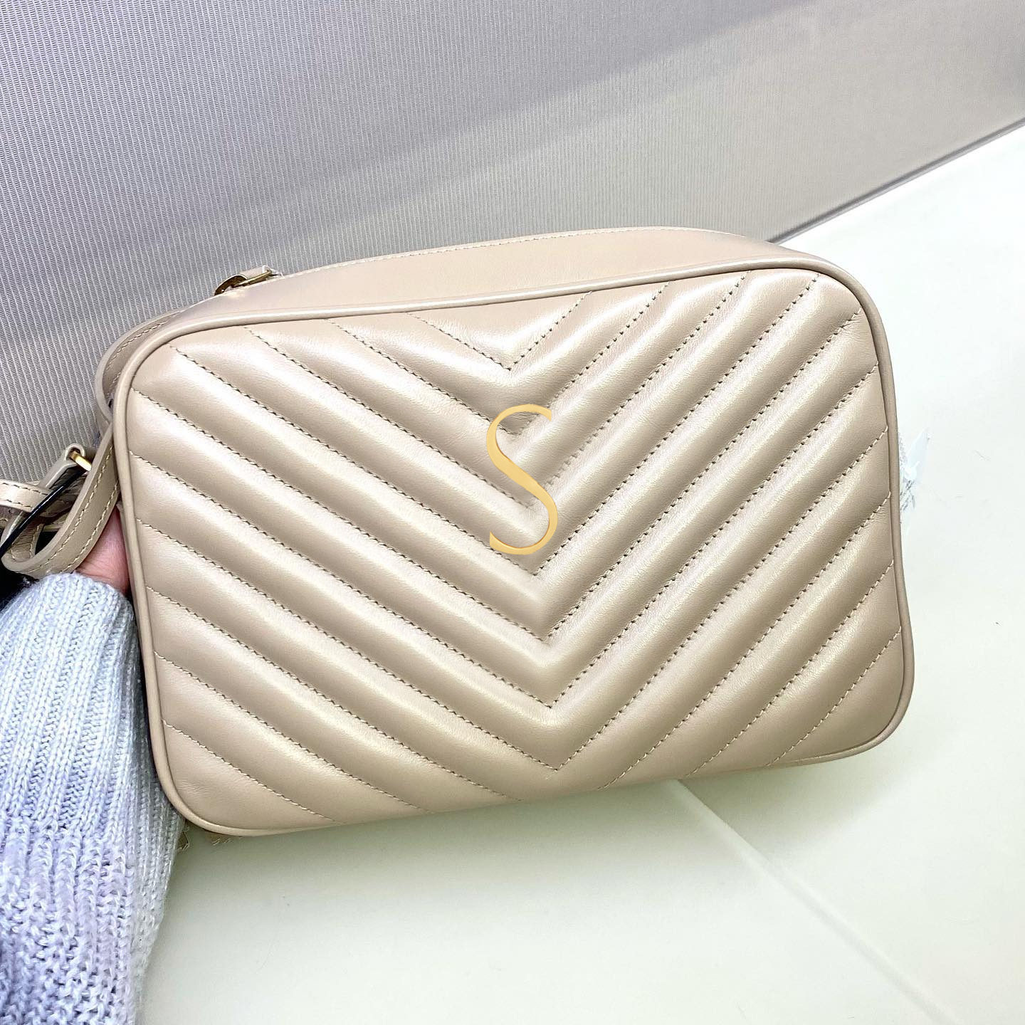 Luxury lou camera tassel white Designer bags womens mens fashion tote handbag summer Shoulder bag fashion Genuine leather purse and handbag Cross Body Clutch bag, Red
Luxury lou camera tassel white Designer bags womens mens fashion tote handbag summer Shoulder bag fashion Genuine leather purse and handbag Cross Body Clutch bag, Red