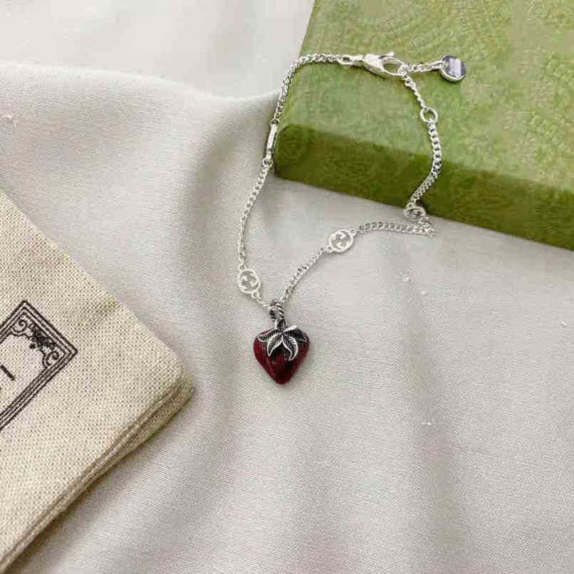 70% off designer jewelry necklace ring High version drop glue Strawberry women's doubles chain bracelet boutique Earrings Trend
70% off designer jewelry necklace ring High version drop glue Strawberry women's doubles chain bracelet boutique Earrings Trend