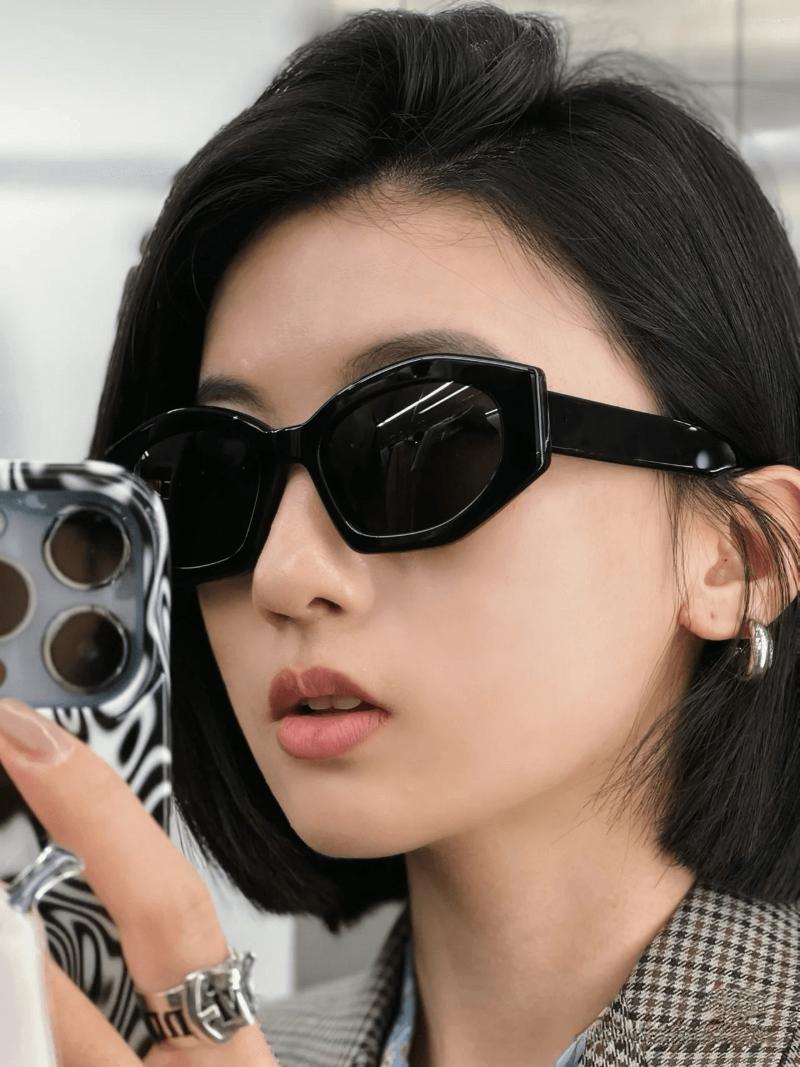 Sunglasses 2023 Women's 40238U Fashionable Cool Polygonal Cat's Eye Salt Model Talent Star Personalized Driving
Sunglasses 2023 Women's 40238U Fashionable Cool Polygonal Cat's Eye Salt Model Talent Star Personalized Driving