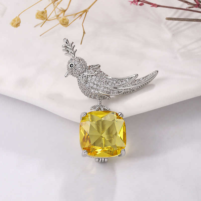 Pins Brooches WEIMANJINGDIAN New Arrival of High Quality Cubic Zirconia Bird Ice Cube Jewelry Chest G230529