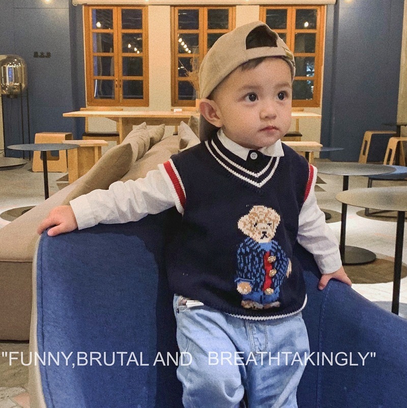 Family Matching Outfits Autumn ParentChild Vest Sweater For Kids Bear Knit Top Dad Mom And Son Daughter Christmas Knitted Cardigan 230601