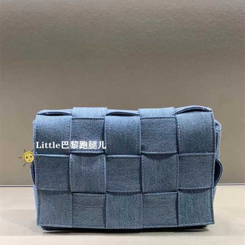 Top Bottegas Bag Cassette Woven Denim Pillow Light Blue Mailman Crossbody Women's Venetas Leather Cz, As shown in the figure:
Top Bottegas Bag Cassette Woven Denim Pillow Light Blue Mailman Crossbody Women's Venetas Leather Cz, As shown in the figure: