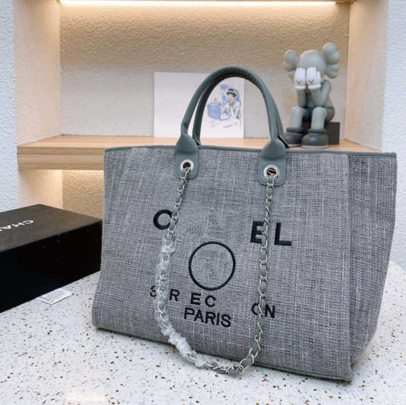 Classics Women's CH Luxury Hand Bags Embroidered Brand Handbag Female Pearl Beach Bag Big Shopping Small Backpacks Canvas Chain Backpack Evening Handbags 893u
Classics Women's CH Luxury Hand Bags Embroidered Brand Handbag Female Pearl Beach Bag Big Shopping Small Backpacks Canvas Chain Backpack Evening Handbags 893u