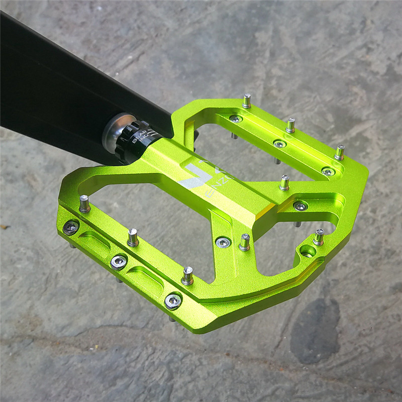 Bike Pedals ENZO Flat Foot Ultralight Mountain Bike Pedals MTB CNC Aluminum Alloy Sealed 3 Bearing Anti-slip Bicycle Pedals Bicycle Parts 230531
Bike Pedals ENZO Flat Foot Ultralight Mountain Bike Pedals MTB CNC Aluminum Alloy Sealed 3 Bearing Anti-slip Bicycle Pedals Bicycle Parts 230531