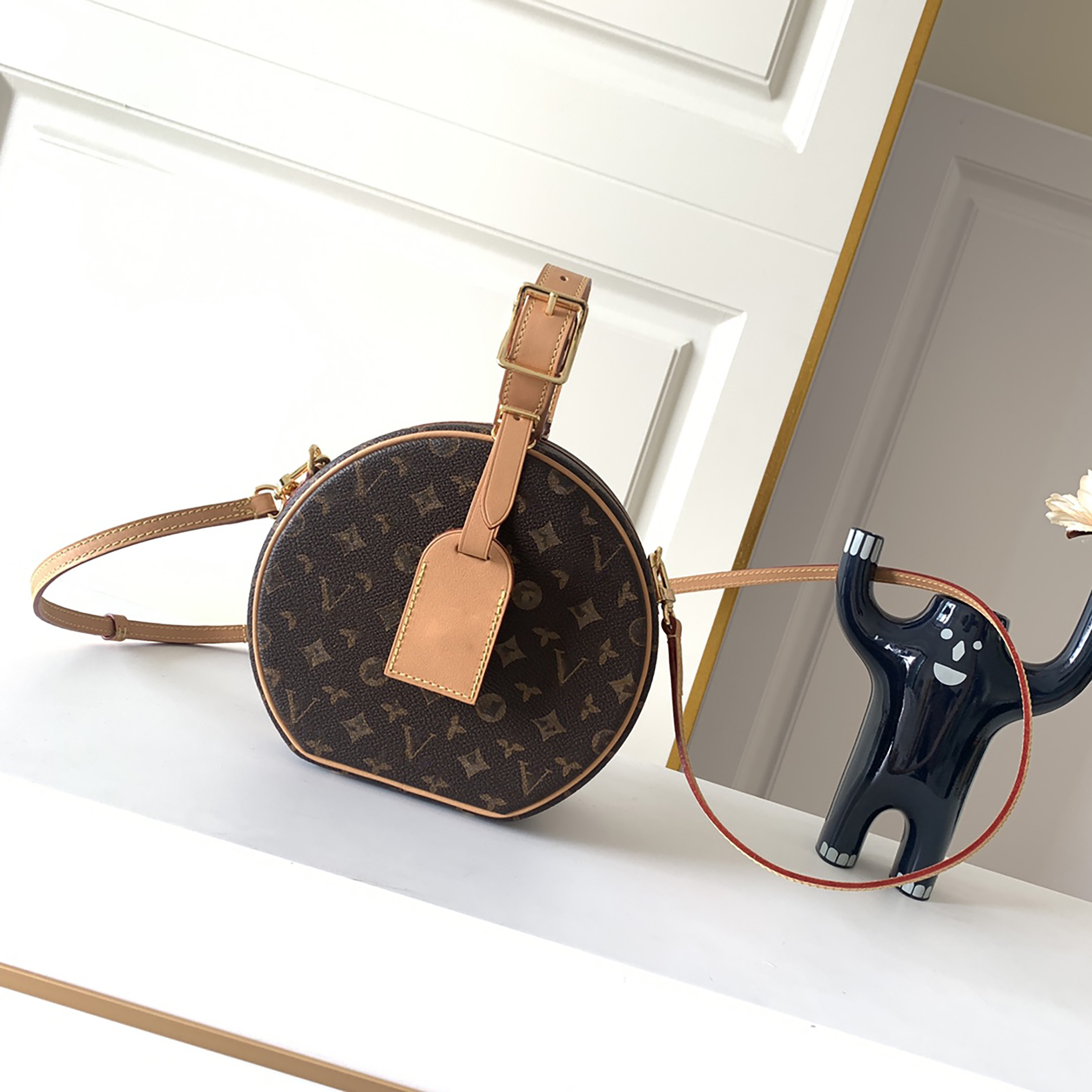 Crossbody Bags Designer Clutch Bags petite boite chapeau boite designer Round bread Presbyopia pattern Womens mens Luxury envelope toiletry Handbag shoulder bags
Crossbody Bags Designer Clutch Bags petite boite chapeau boite designer Round bread Presbyopia pattern Womens mens Luxury envelope toiletry Handbag shoulder bags